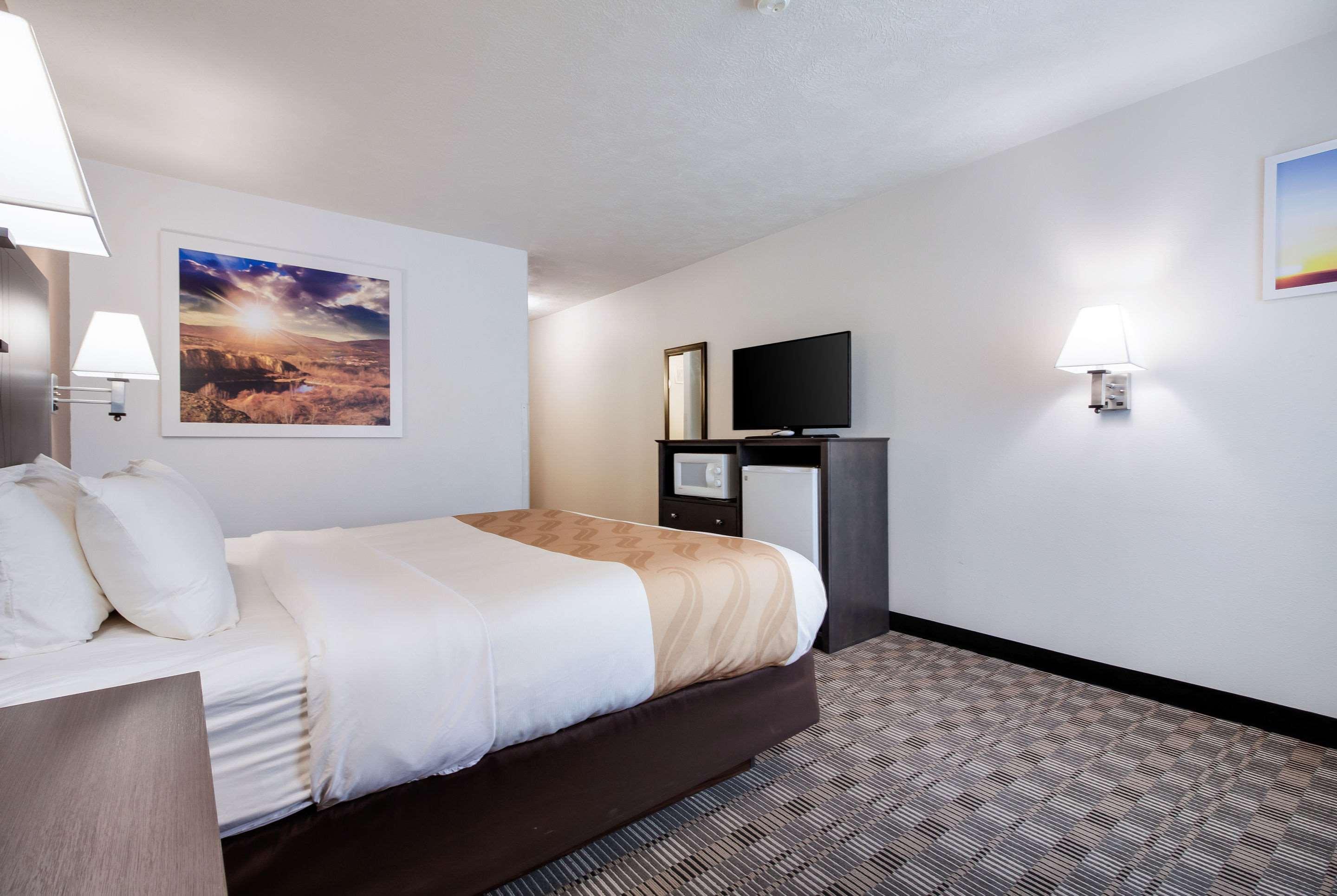 Quality Inn & Suites McCook Exterior photo