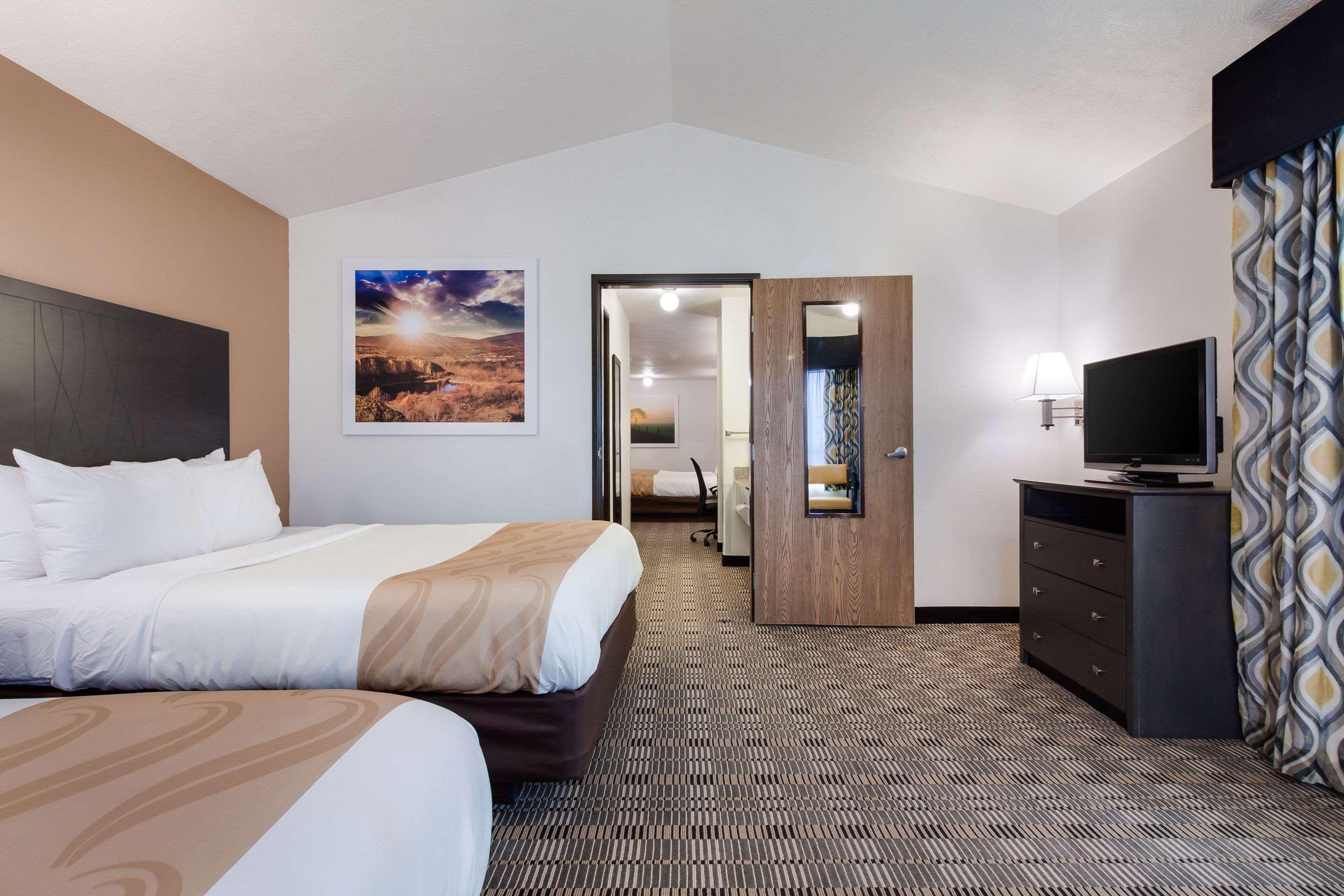 Quality Inn & Suites McCook Exterior photo