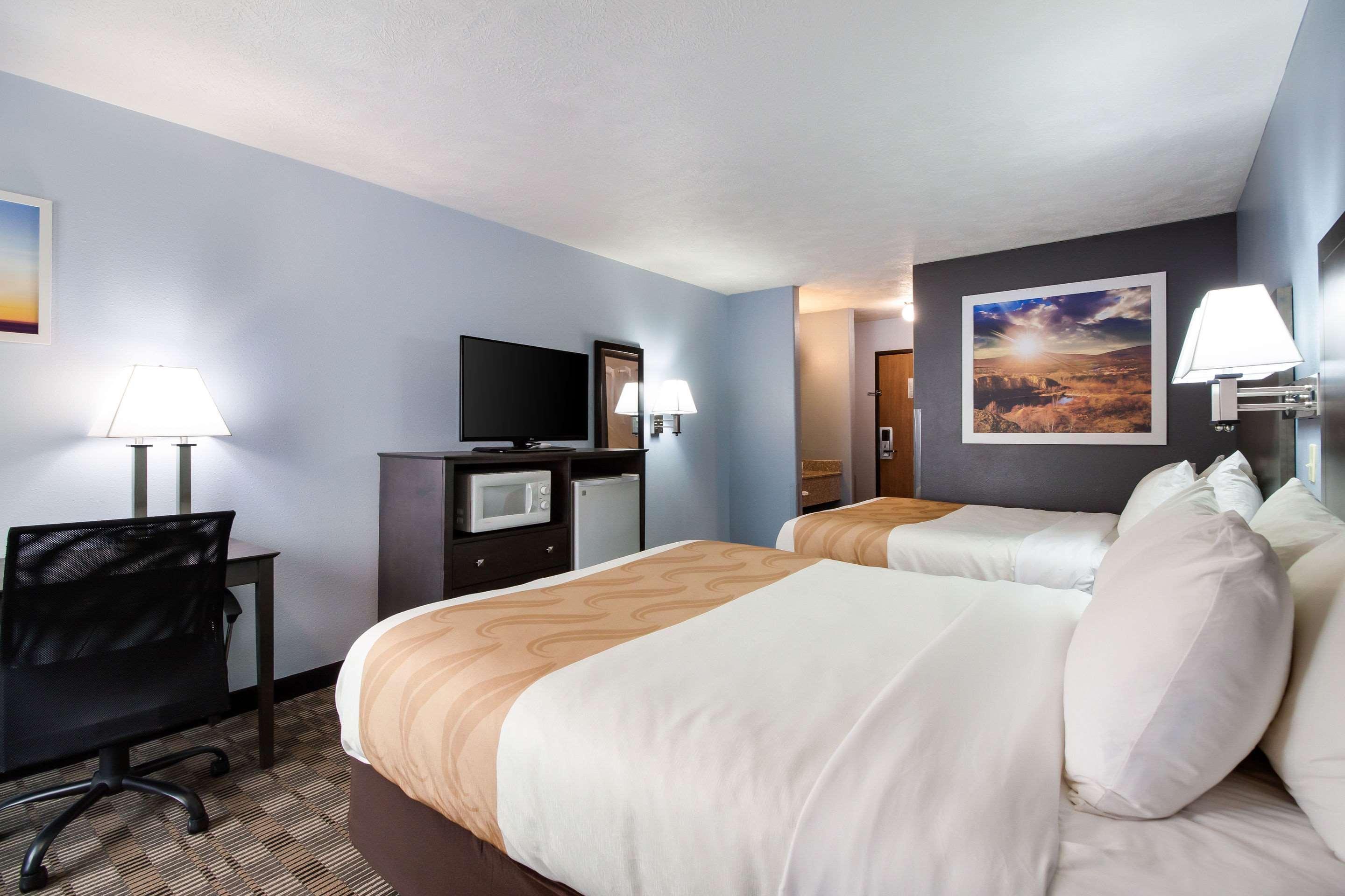 Quality Inn & Suites McCook Exterior photo