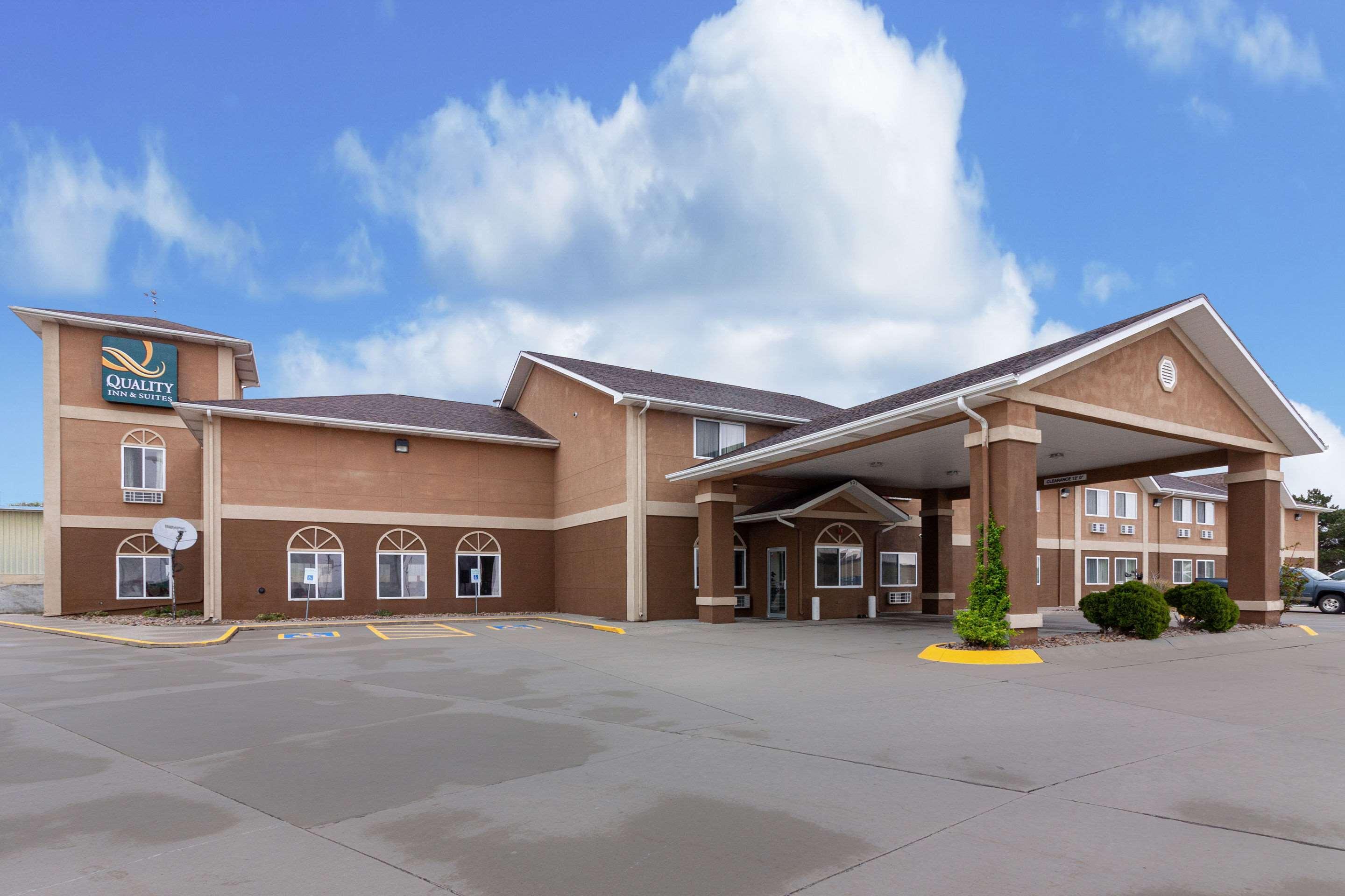 Quality Inn & Suites McCook Exterior photo