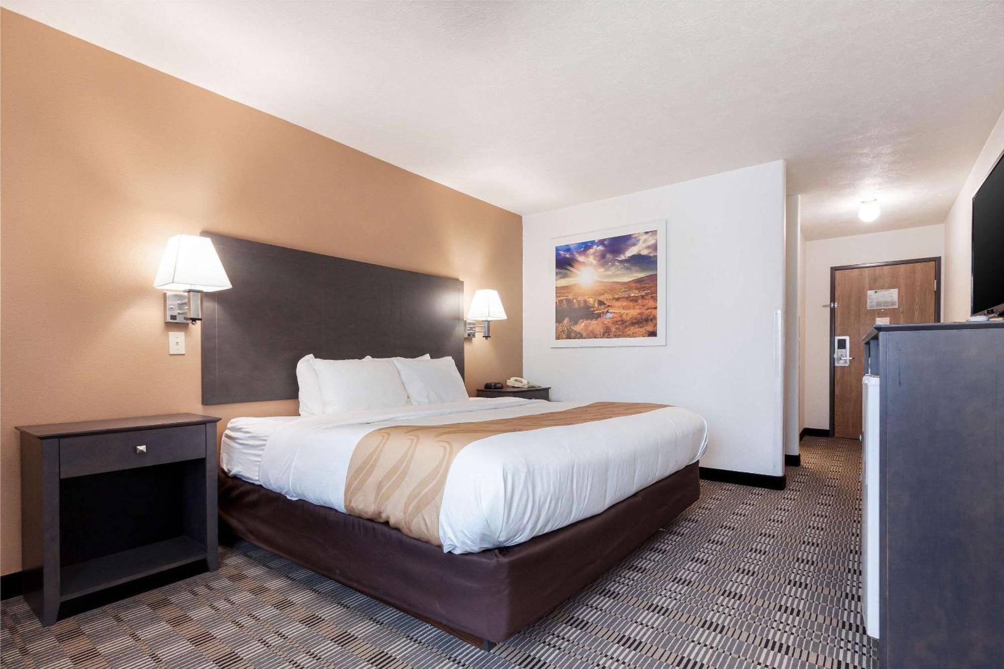 Quality Inn & Suites McCook Exterior photo